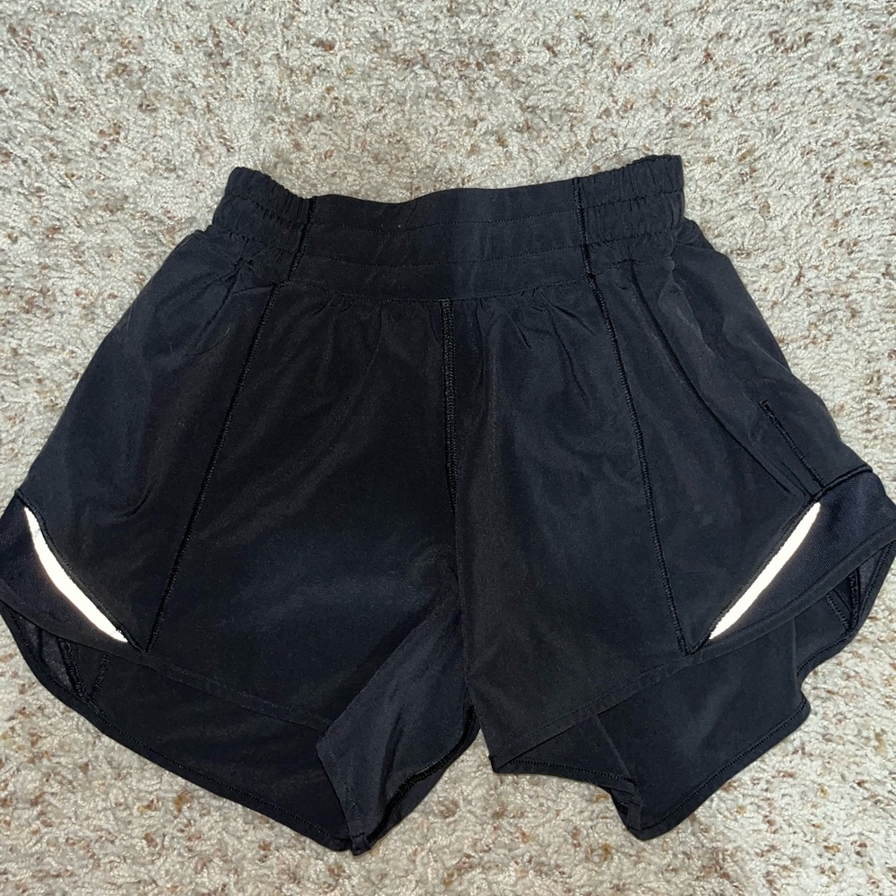 Black Hotty Hot Lululemon 4” Shorts Size 2